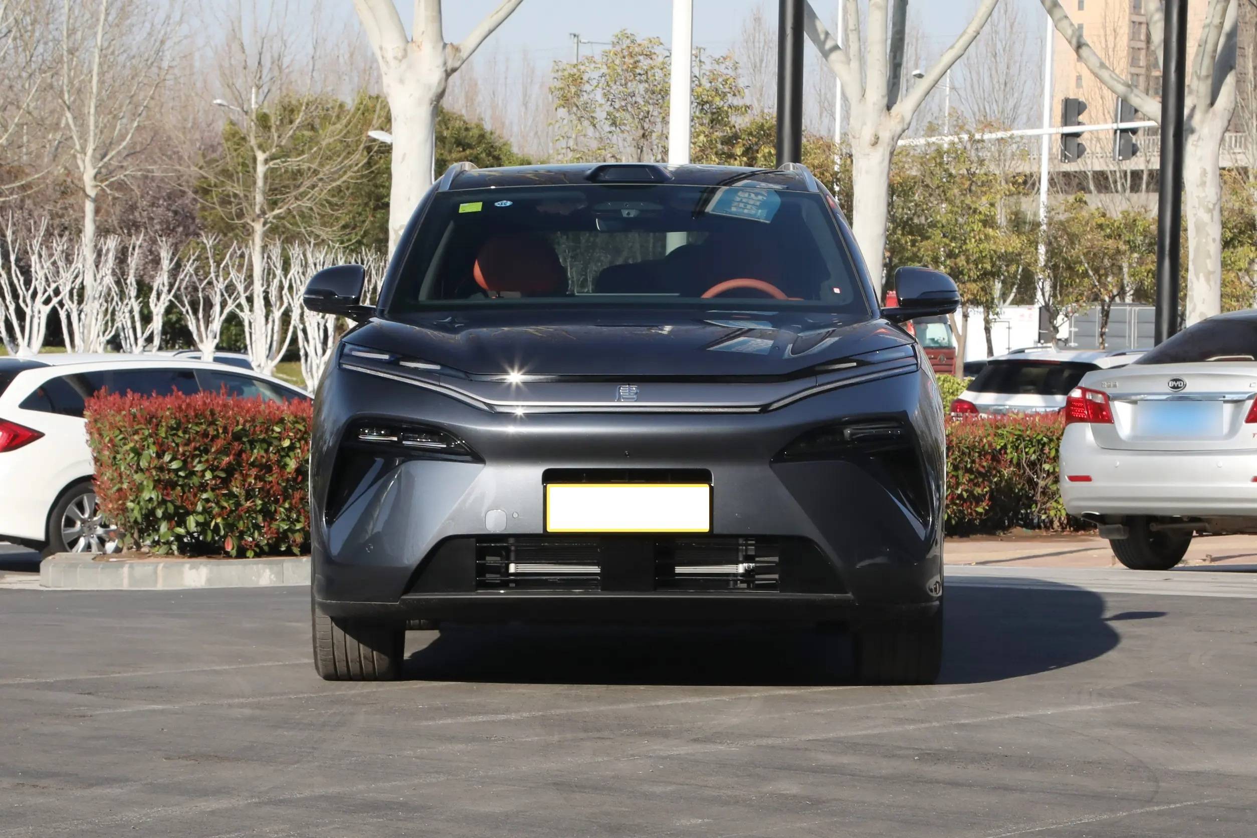 比亚迪“王炸”：5分钟充好，9分钟充饱！