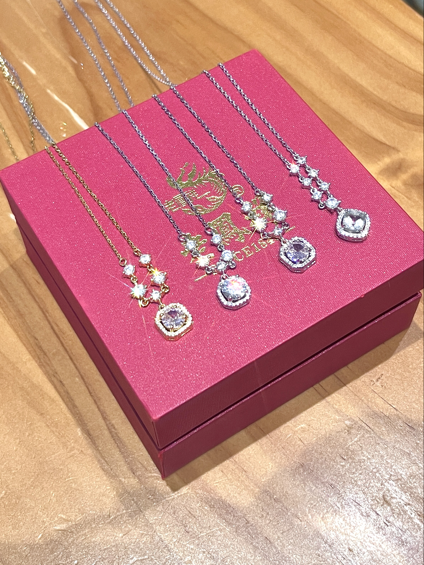 老凤祥2025年净利下滑10% 黄金珠宝业“冰火两重天”格局凸显