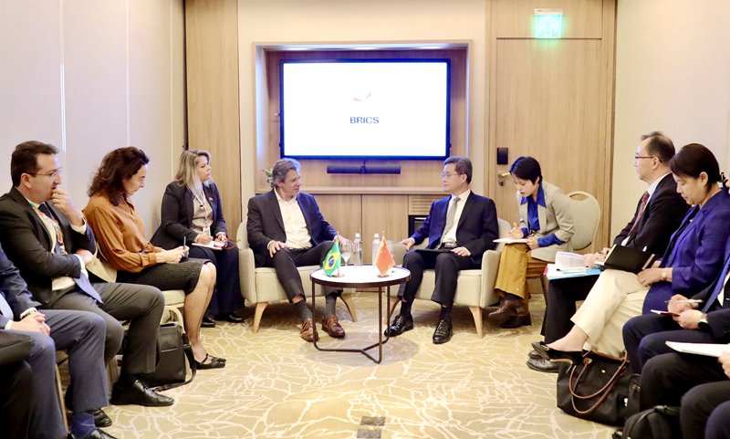 财政部部长蓝佛安：财政政策“更加积极”基调延续 今年支出将首破30万亿元