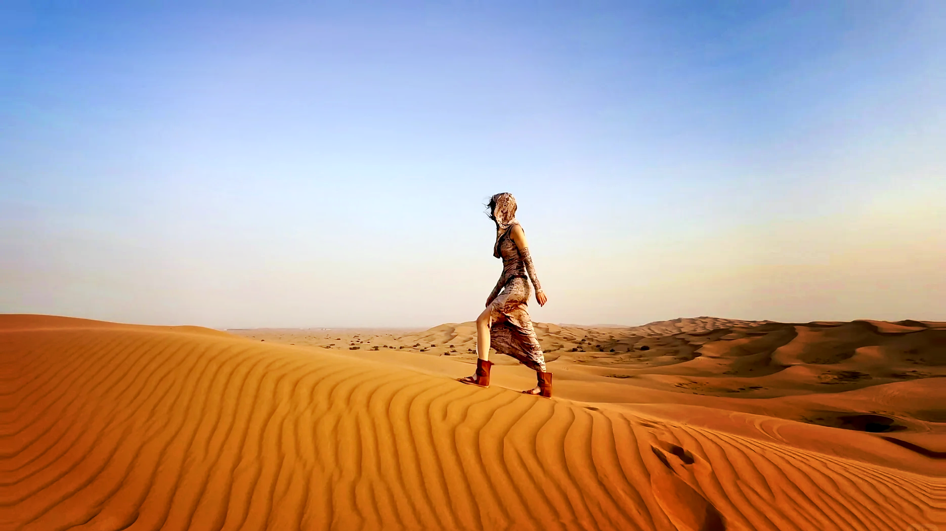 阿莱德：目前公司仅有极个别订单最终交货地位于迪拜