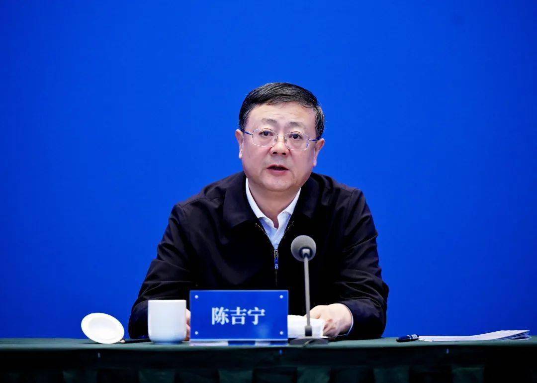 郑栅洁：推动北斗产业规模五年内突破1万亿元