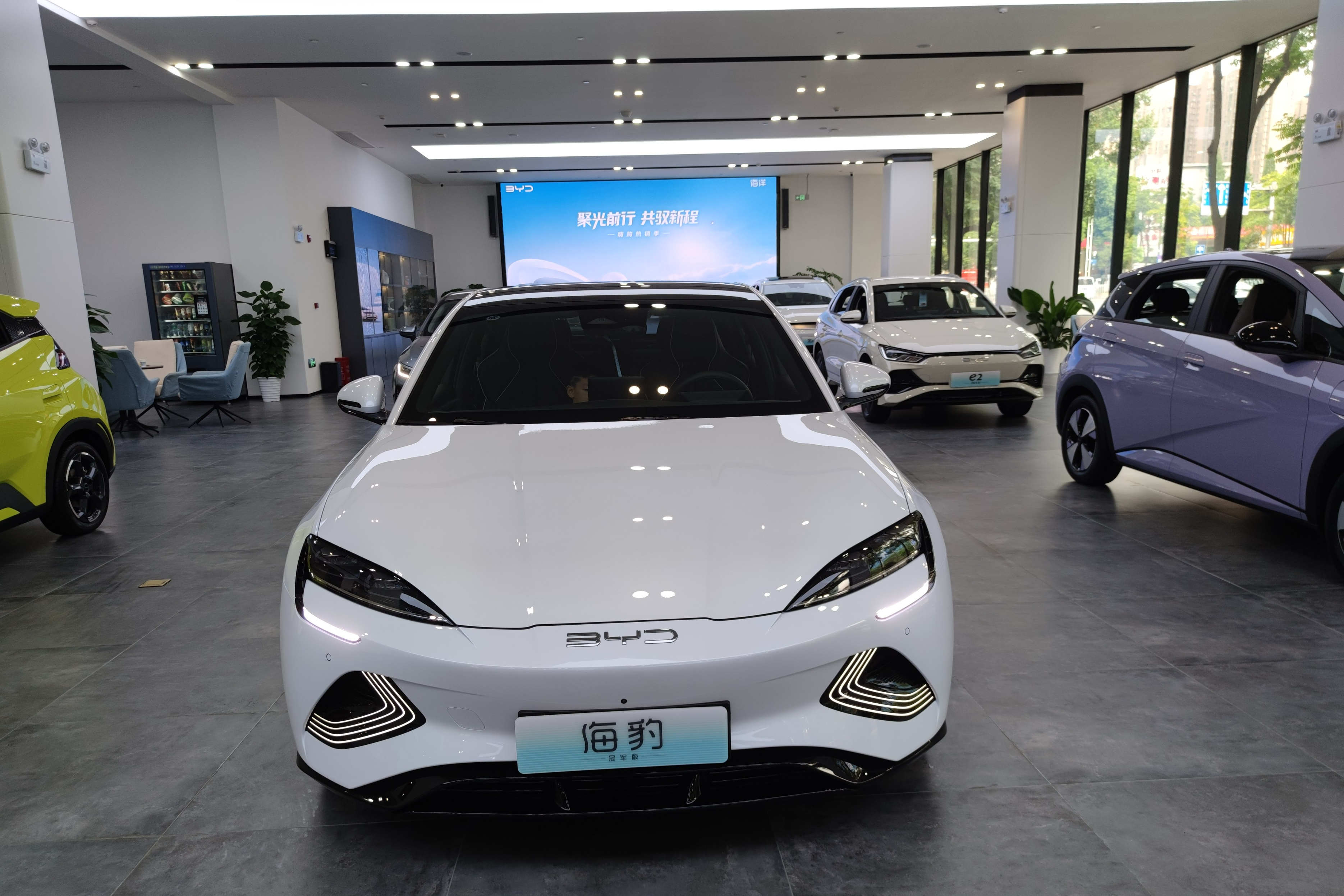 曙光股份：2月销售整车123辆 同比增长61.84%