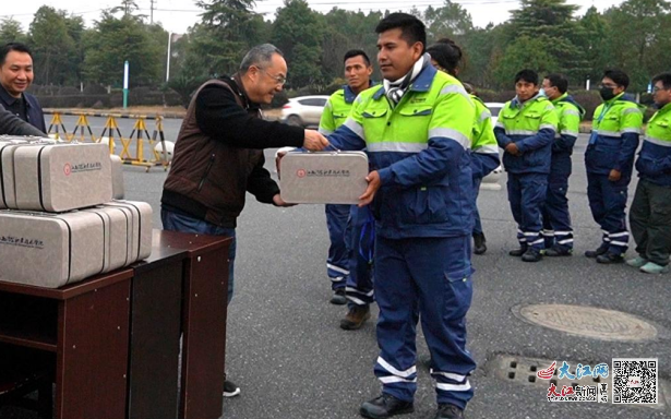 刘晓峰参赞出席穆通综合钢厂项目协调会