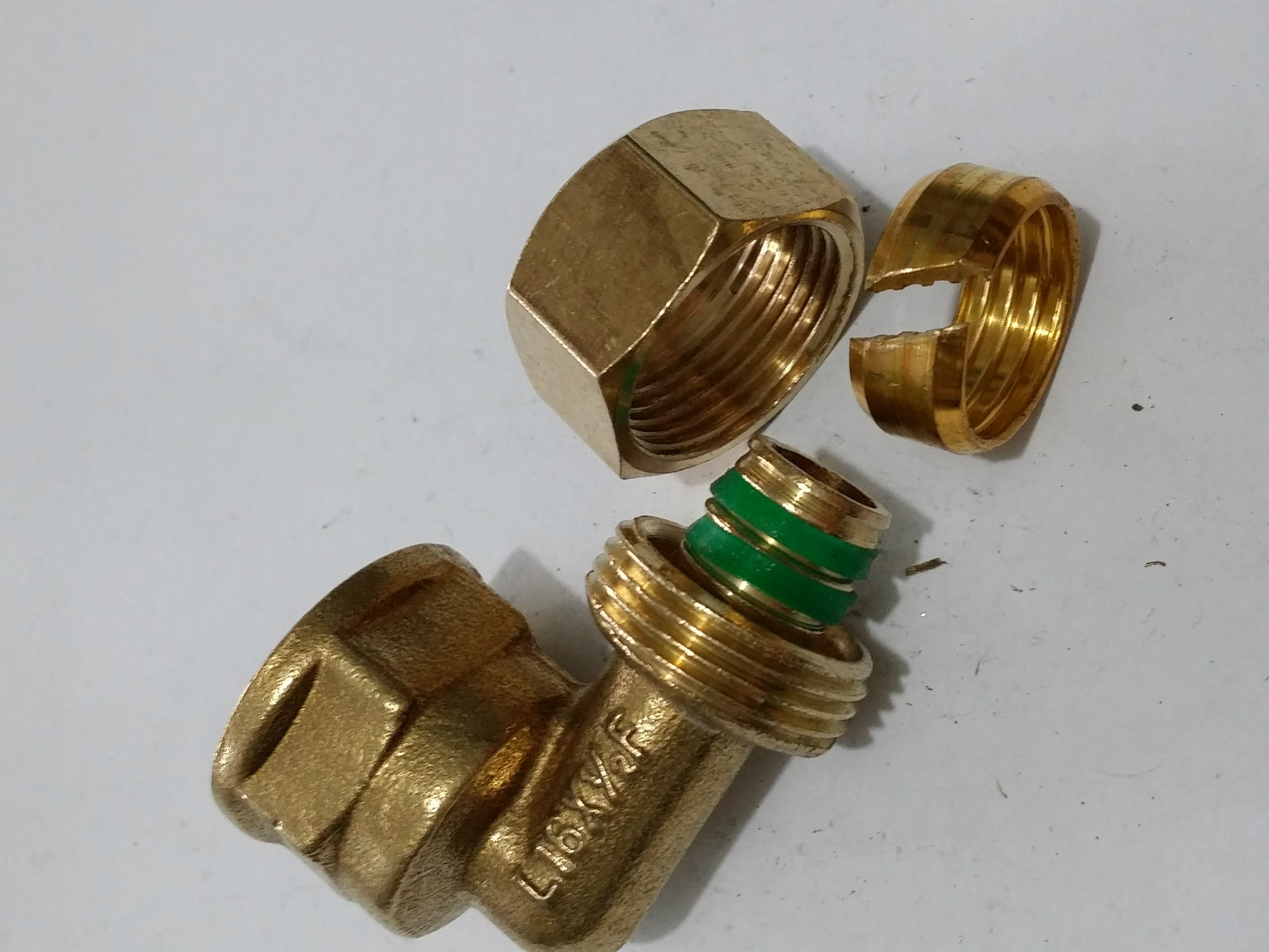 怡合达获得实用新型专利授权:“一种快拔式铜管卡套润滑接头”